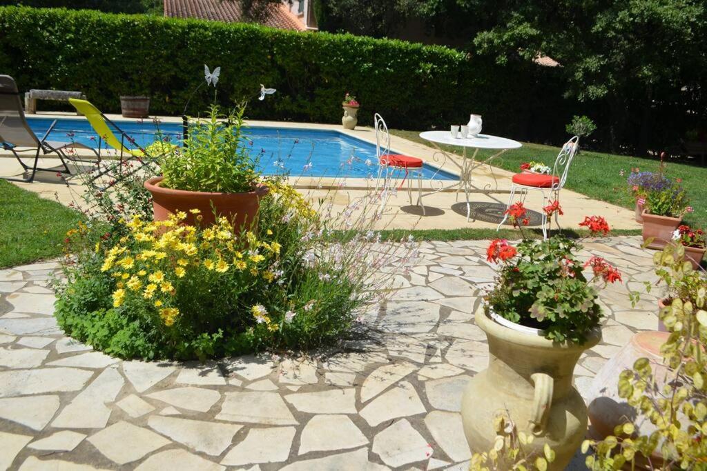 Sous Les Chenes : Pour Un Sejour Ressourcant Holiday home *